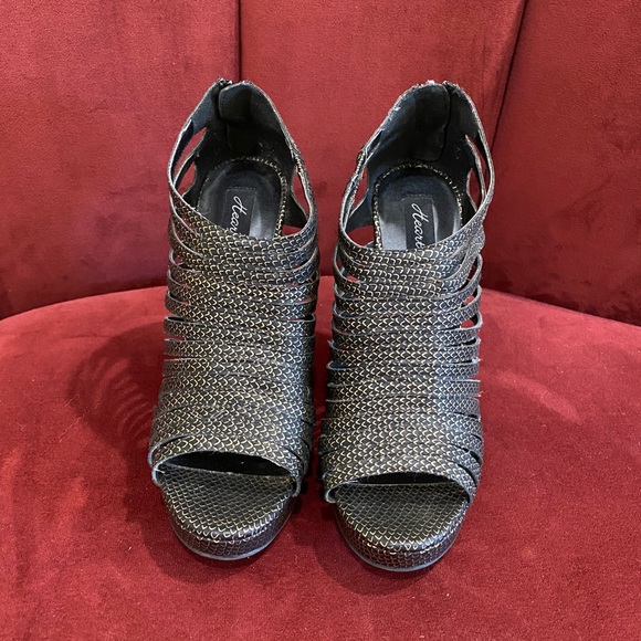 Wedges - Picture 2 of 7